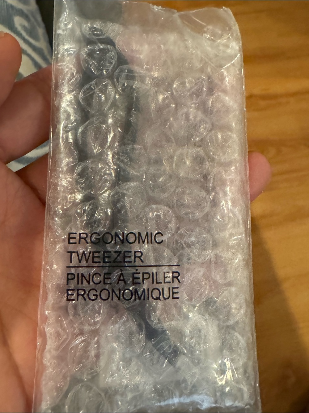 Avon Ergonomic Black Tweezer - Precision Hair Removal